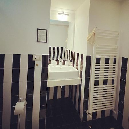 211 Underground Hotel Viareggio Exterior photo